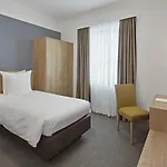 City Hotel